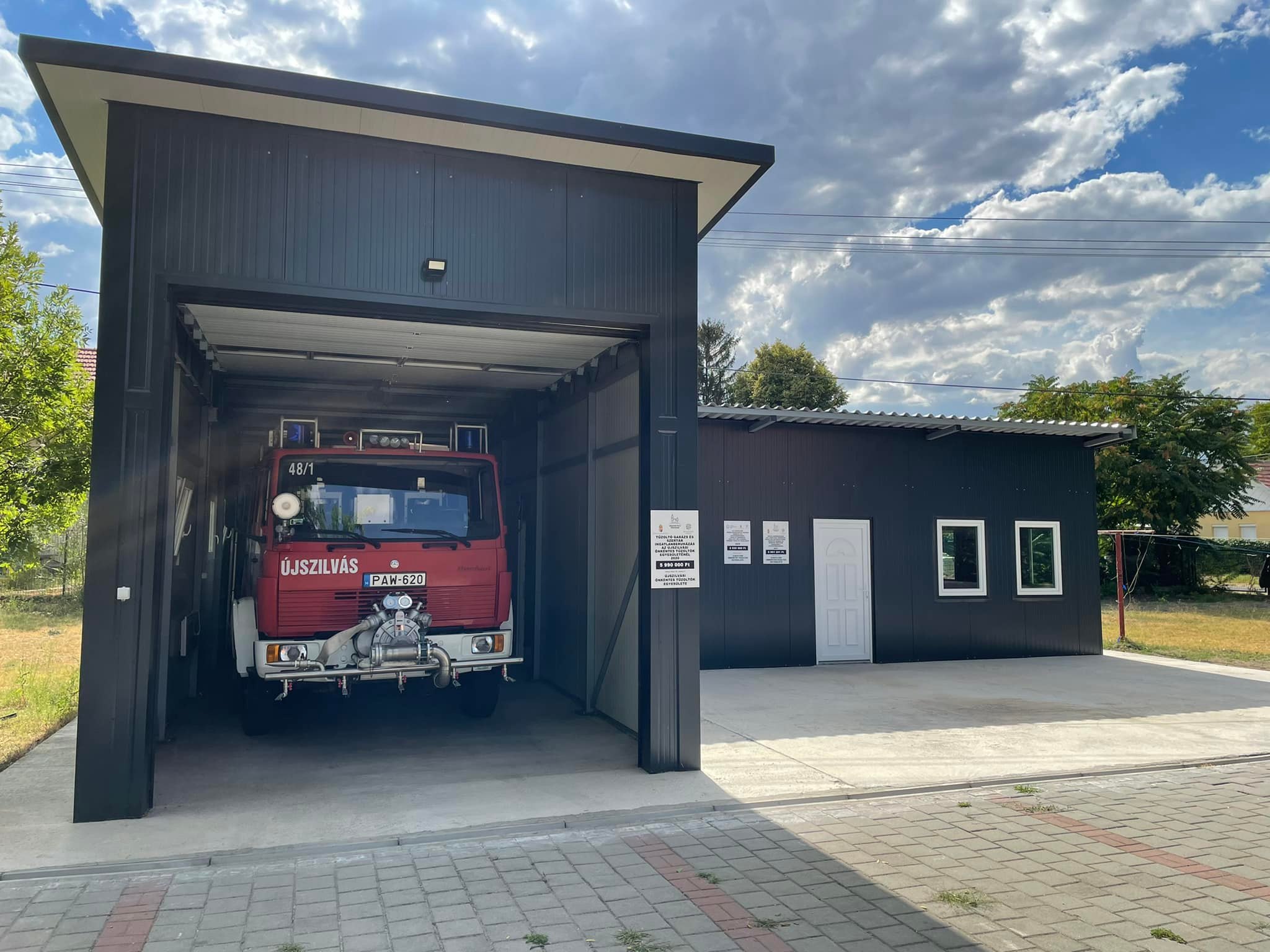 Feuerwehrauto.jpg